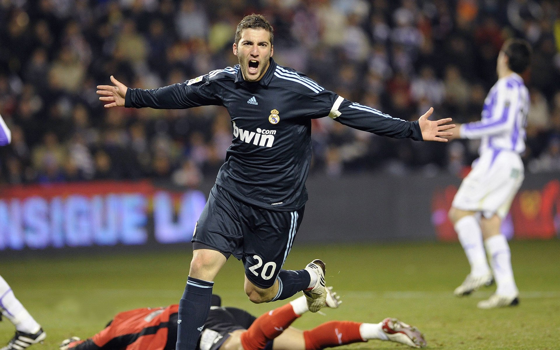 又见绝平！莱比锡与国际米兰鏖战至终场，武大靖读秒救主